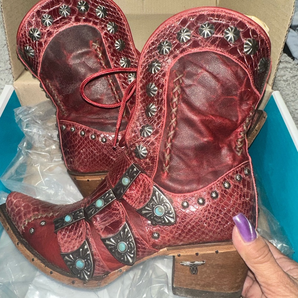 Lane Showdown x Marijka Booties in Smoldering Ruby / 7